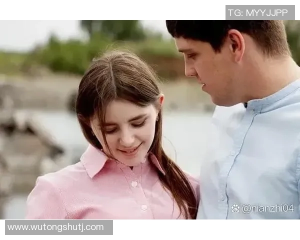 足球明星与女生的情感纠葛与生活背后的真实故事揭秘