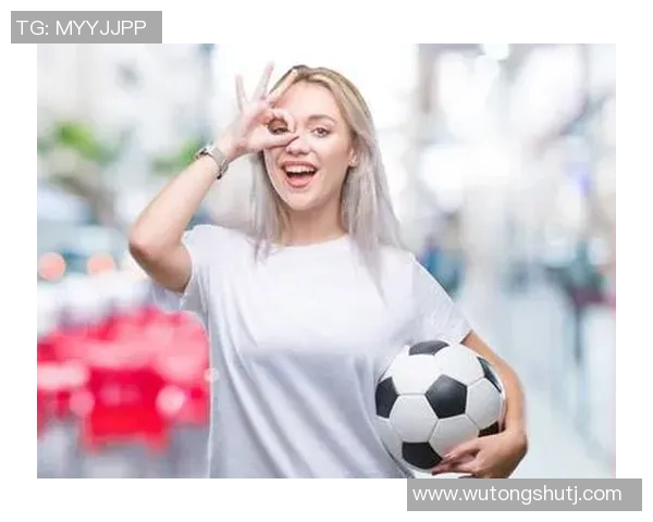 足球明星抱手姿势大全精美图片展示与解析